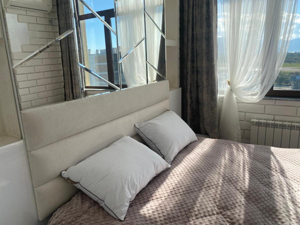 Jasmine Apartment In New Bulvar Batumi Exterior foto
